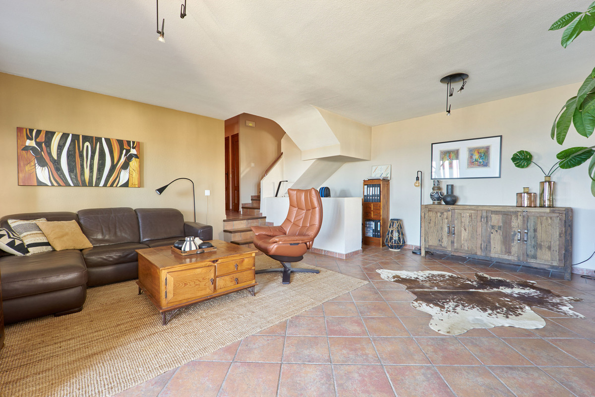 3 Bed Townhouse for sale in Casares Costa Del Sol, Málaga, Spain