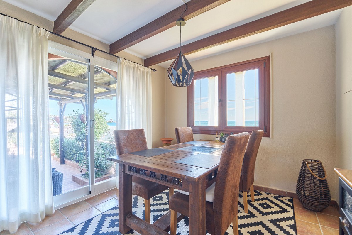 3 Bed Townhouse for sale in Casares Costa Del Sol, Málaga, Spain