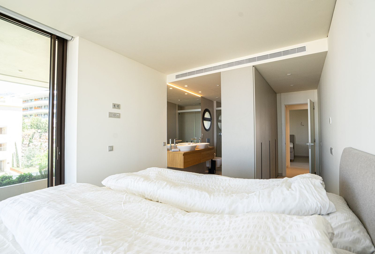 2 Bed Apartment for sale in Fuengirola Costa Del Sol, Málaga, Spain