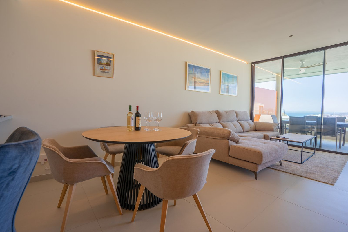2 Bed Apartment for sale in Fuengirola Costa Del Sol, Málaga, Spain