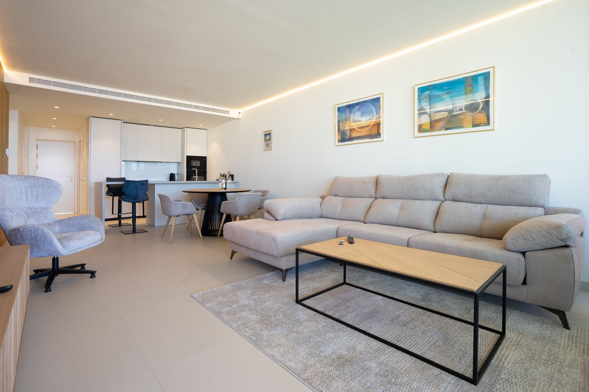 2 Bed Apartment for sale in Fuengirola Costa Del Sol, Málaga, Spain