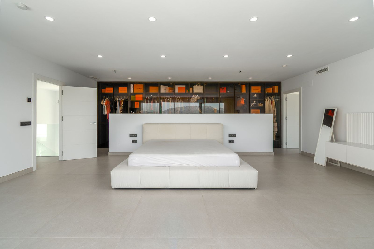 3 Bed Townhouse for sale in La Mairena Costa Del Sol, Málaga, Spain