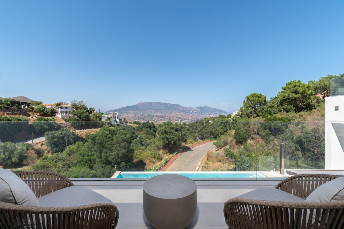3 Bed Townhouse for sale in La Mairena Costa Del Sol, Málaga, Spain