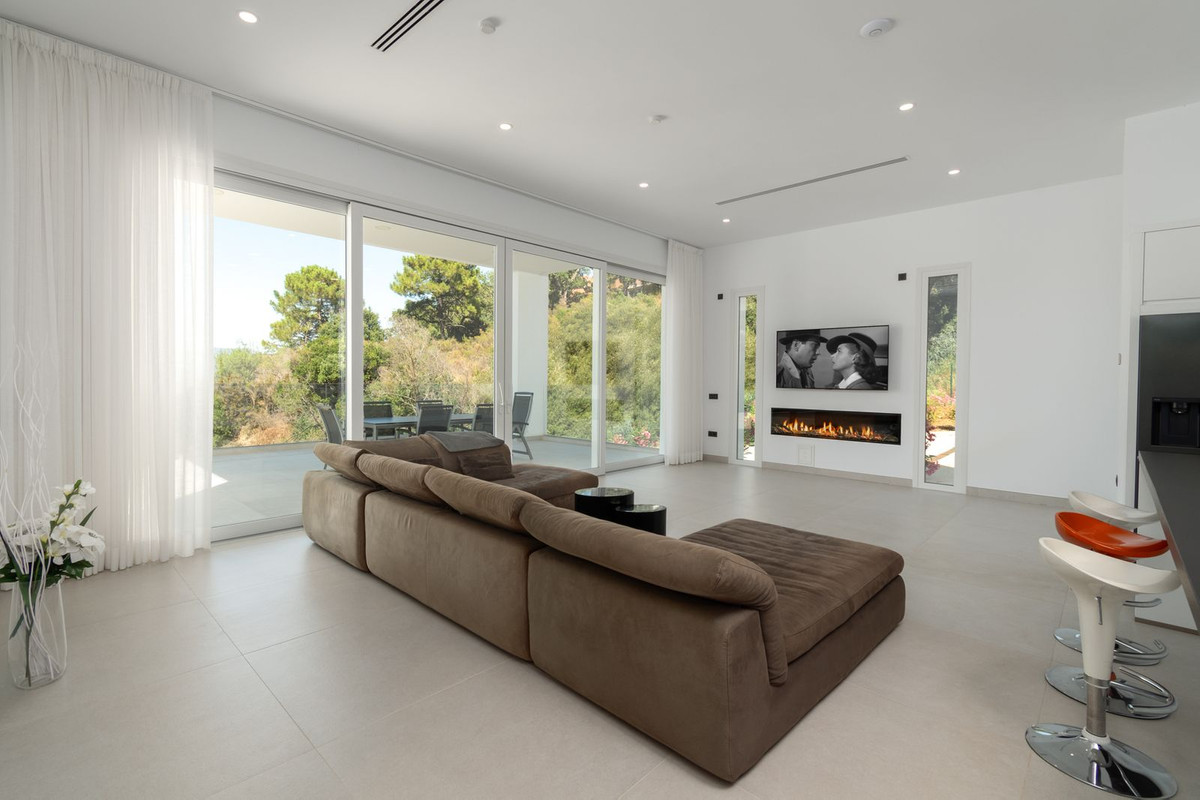 3 Bed Townhouse for sale in La Mairena Costa Del Sol, Málaga, Spain