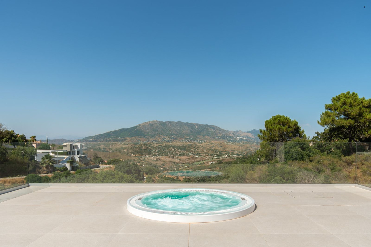 3 Bed Townhouse for sale in La Mairena Costa Del Sol, Málaga, Spain