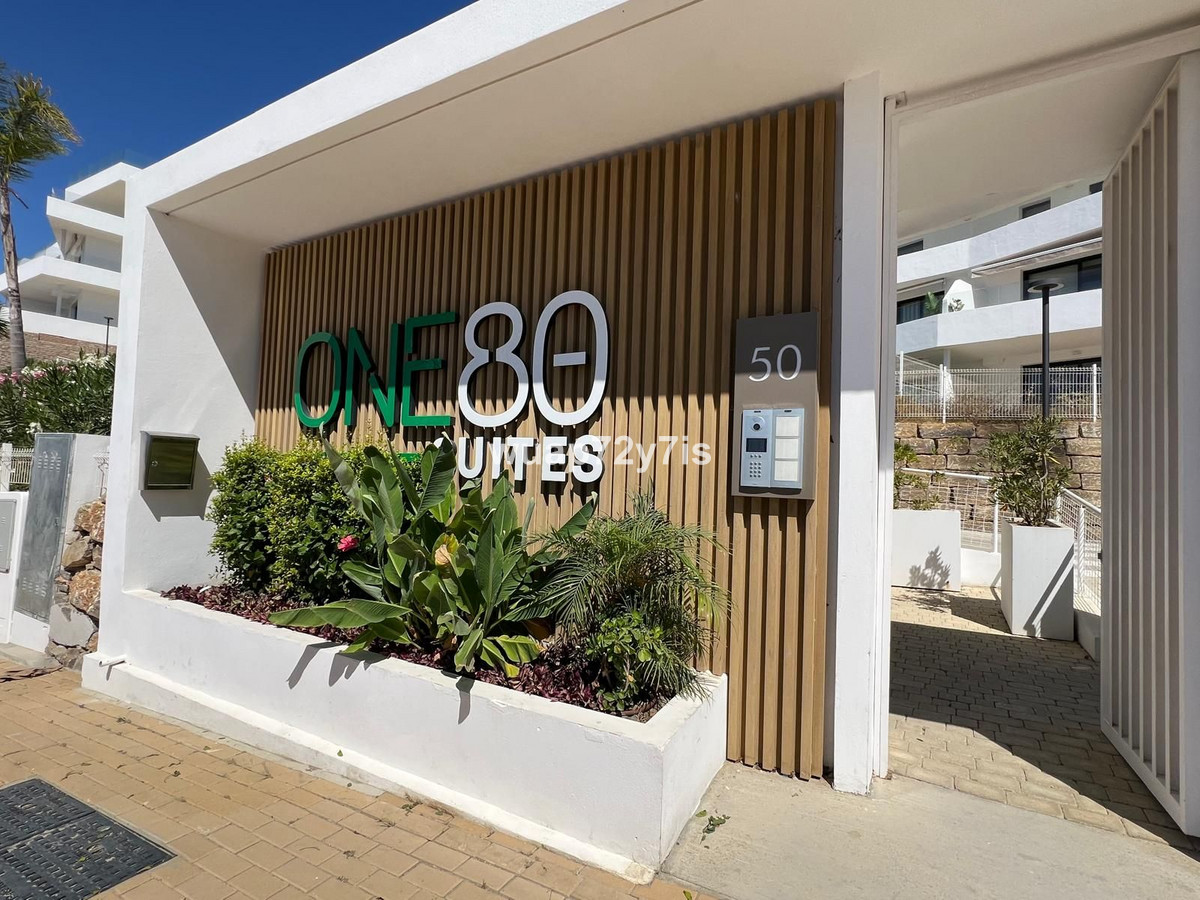 Se vende Apartamento Planta Media de 3 dormitorios en Costa Del Sol, Málaga, España