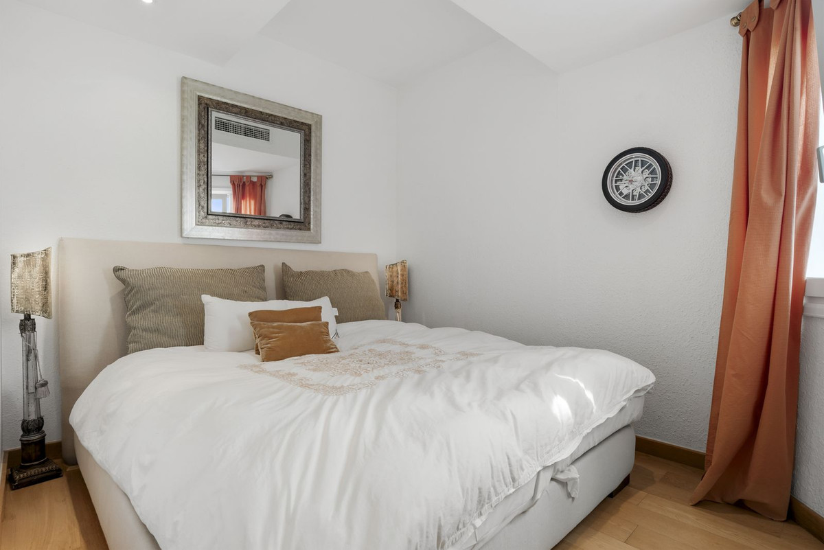 Se vende Apartamento Planta Media de 2 dormitorios en Costa Del Sol, Málaga, España