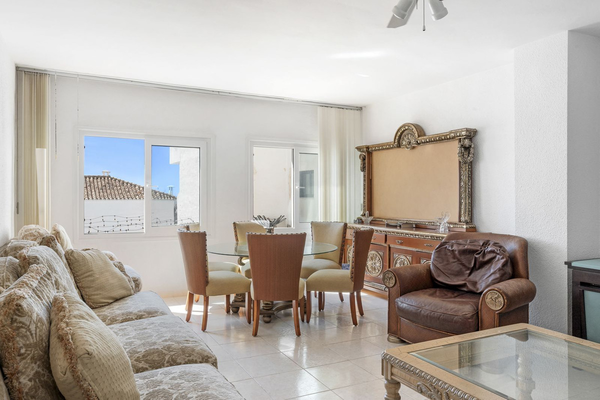 Se vende Apartamento Planta Media de 2 dormitorios en Costa Del Sol, Málaga, España