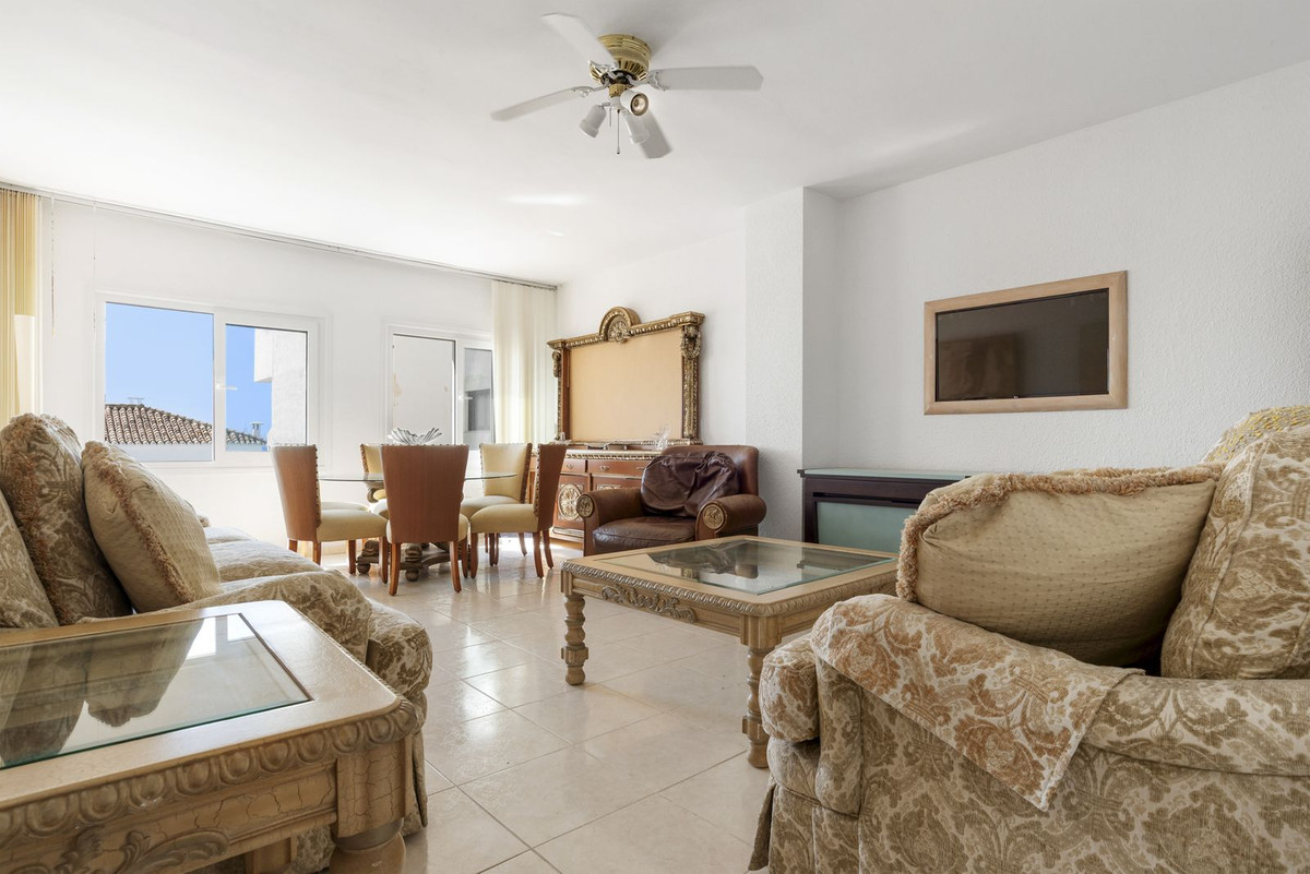 Se vende Apartamento Planta Media de 2 dormitorios en Costa Del Sol, Málaga, España