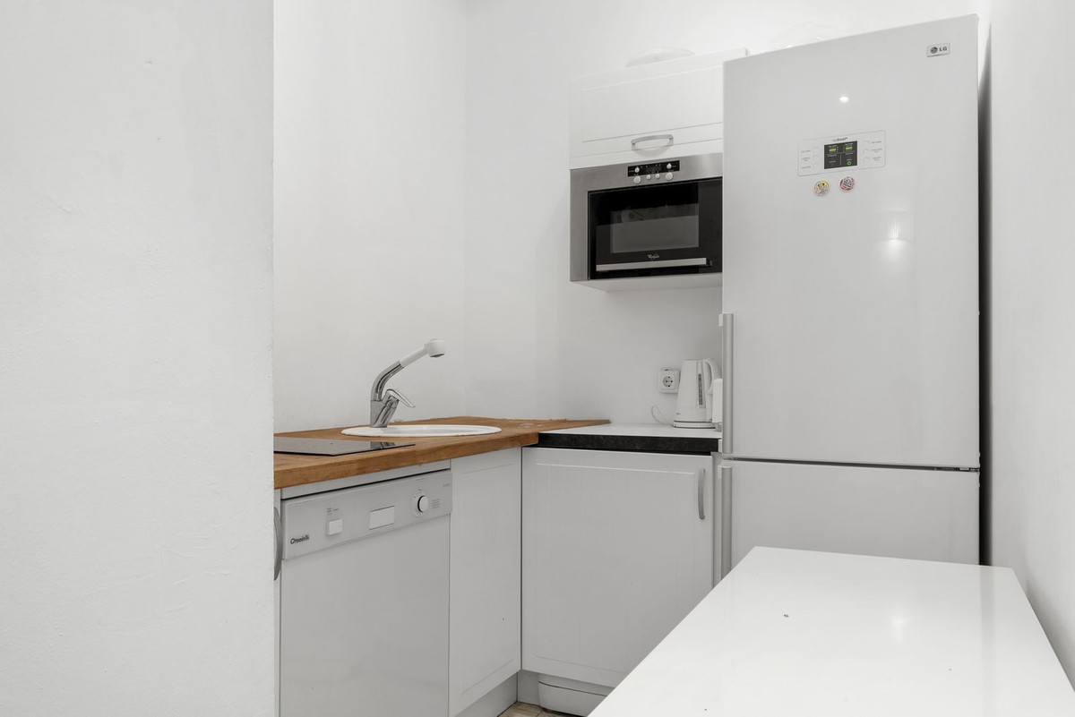 Se vende Apartamento Planta Media de 2 dormitorios en Costa Del Sol, Málaga, España