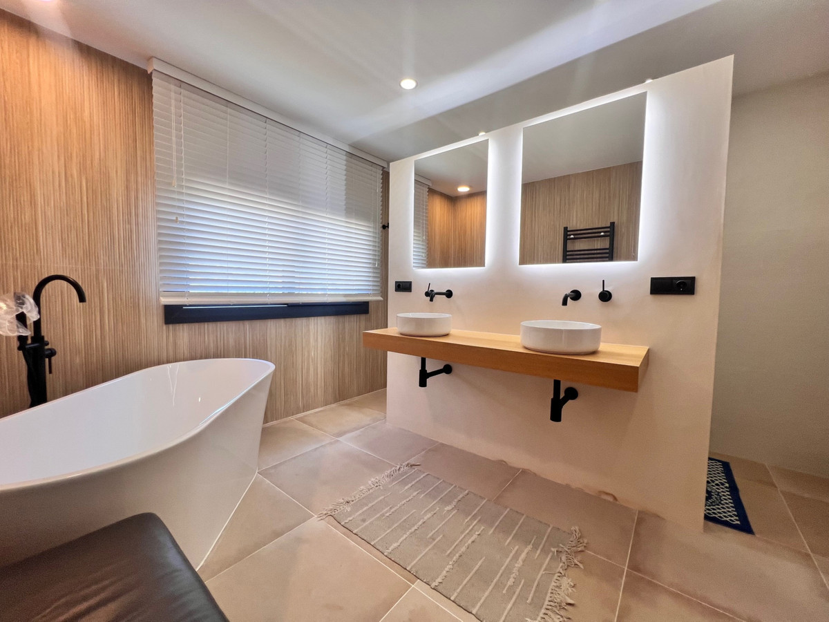 3 Bed Townhouse for sale in New Golden Mile Costa Del Sol, Málaga, Spain