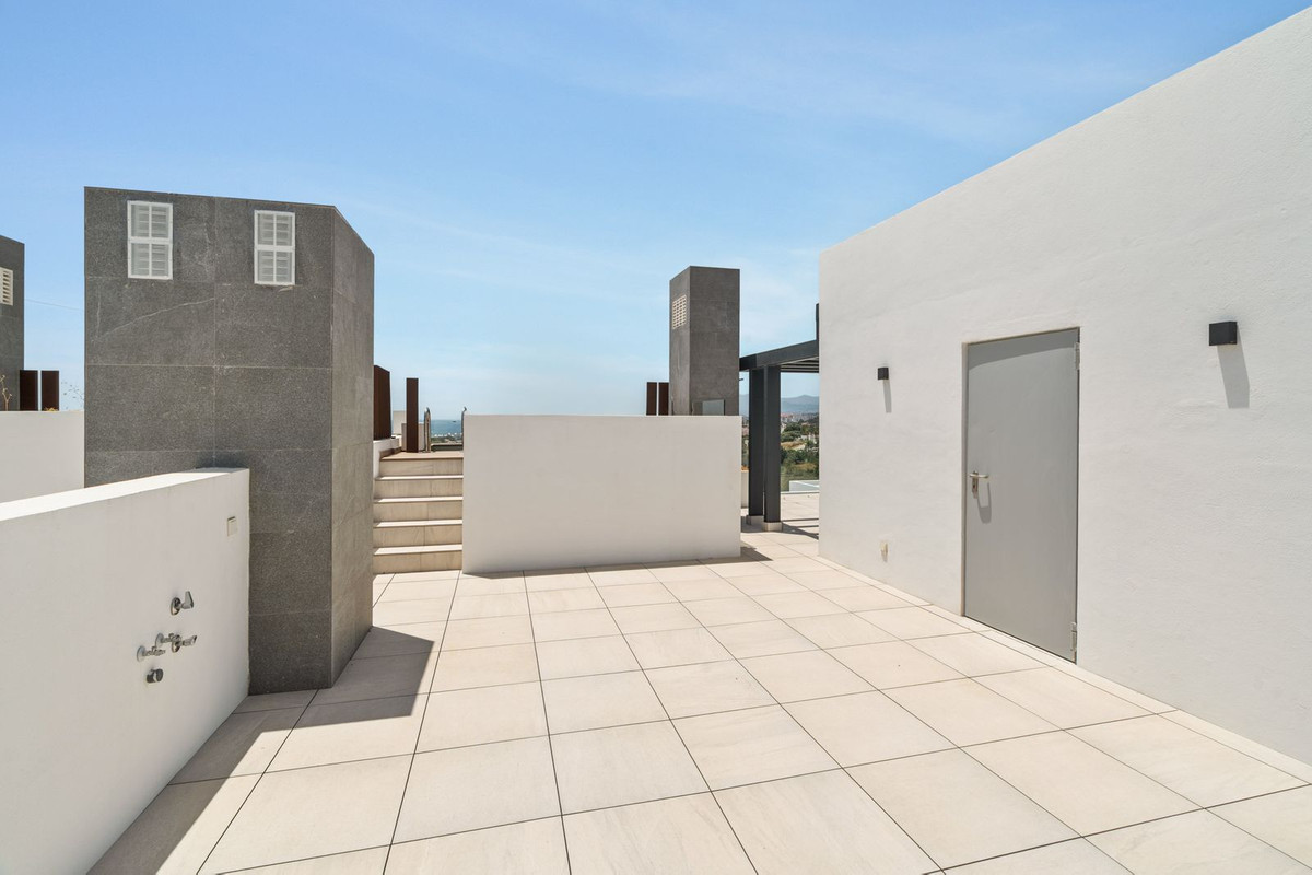 Se vende Pareada de 5 dormitorios en Costa Del Sol, Málaga, España