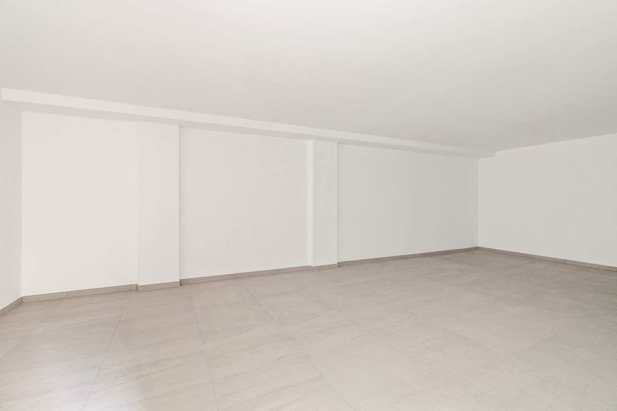 Se vende Pareada de 5 dormitorios en Costa Del Sol, Málaga, España