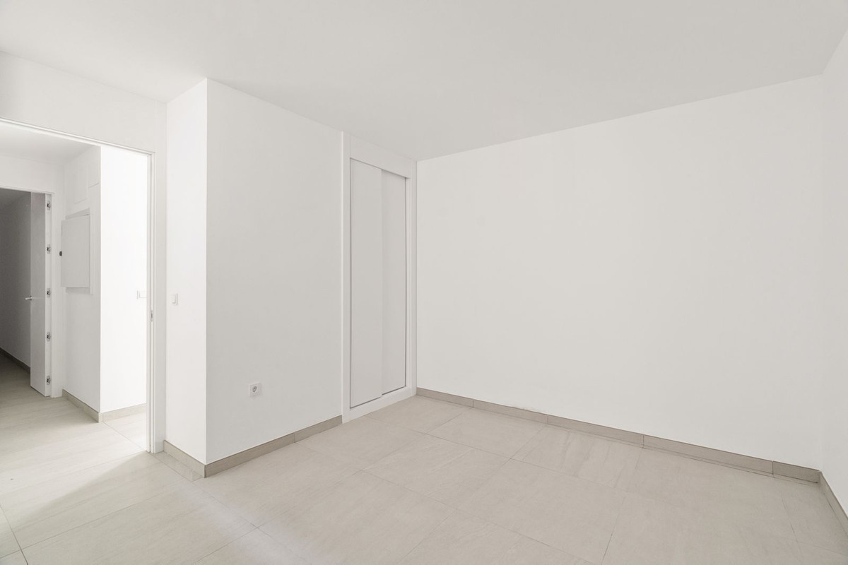 Se vende Pareada de 5 dormitorios en Costa Del Sol, Málaga, España