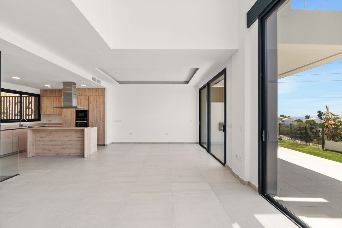 Se vende Pareada de 5 dormitorios en Costa Del Sol, Málaga, España