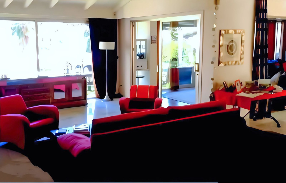 Se vende Villa - Chalet de 5 dormitorios en Costa Del Sol, Málaga, España