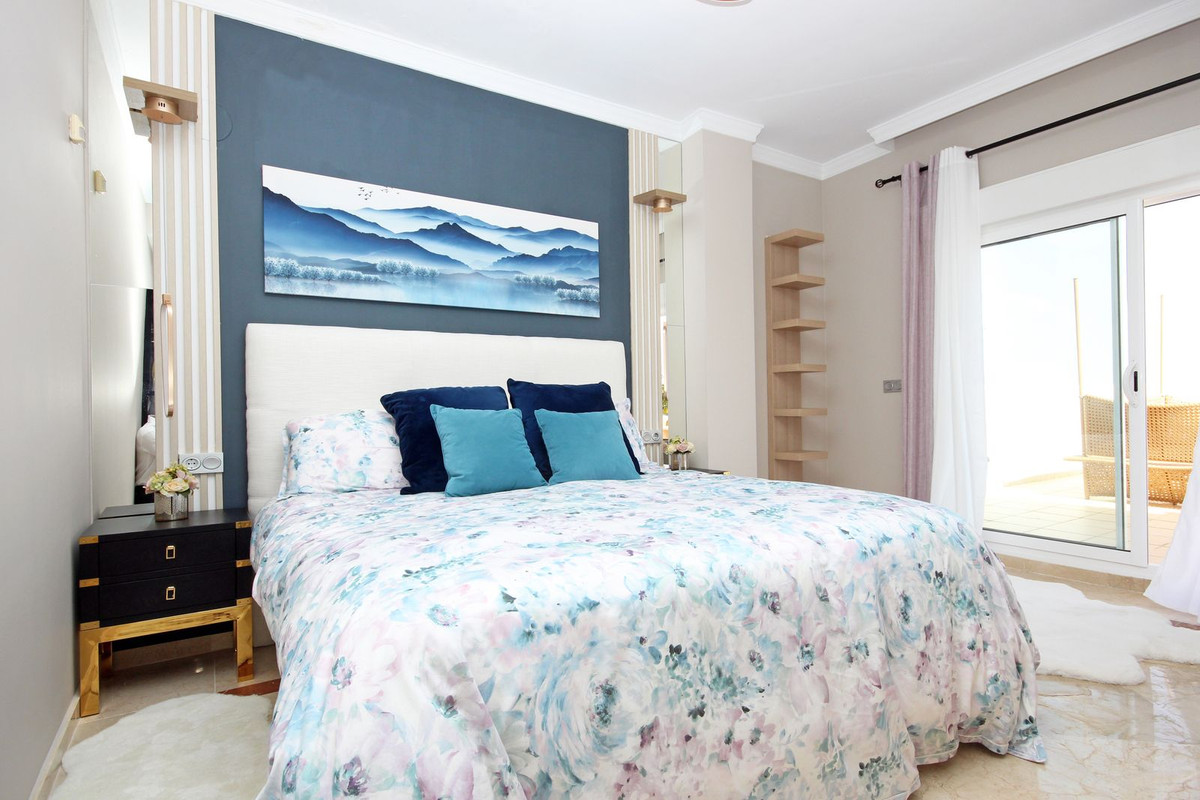 Se vende Apartamento Planta Media de 3 dormitorios en Costa Del Sol, Cadiz, España