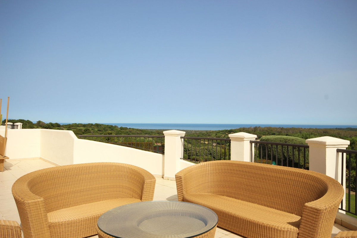 Se vende Apartamento Planta Media de 3 dormitorios en Costa Del Sol, Cadiz, España