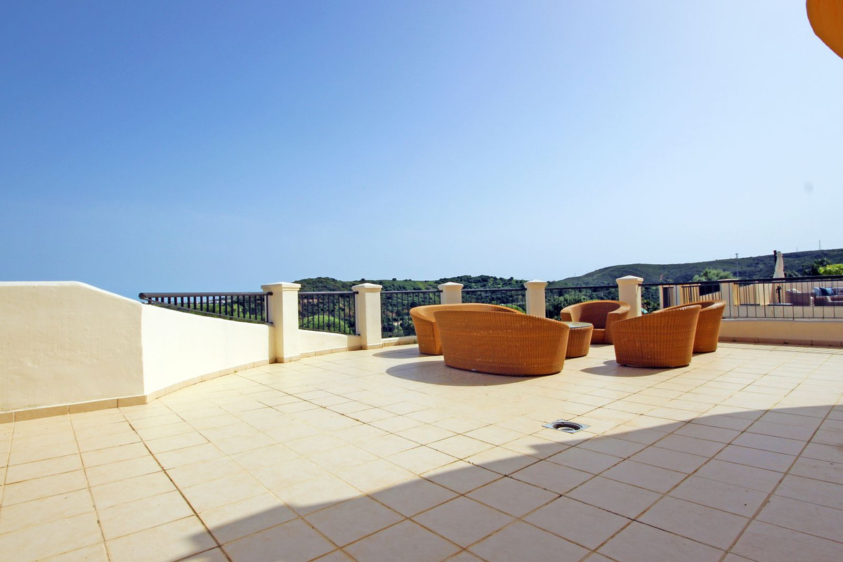 Se vende Apartamento Planta Media de 3 dormitorios en Costa Del Sol, Cadiz, España