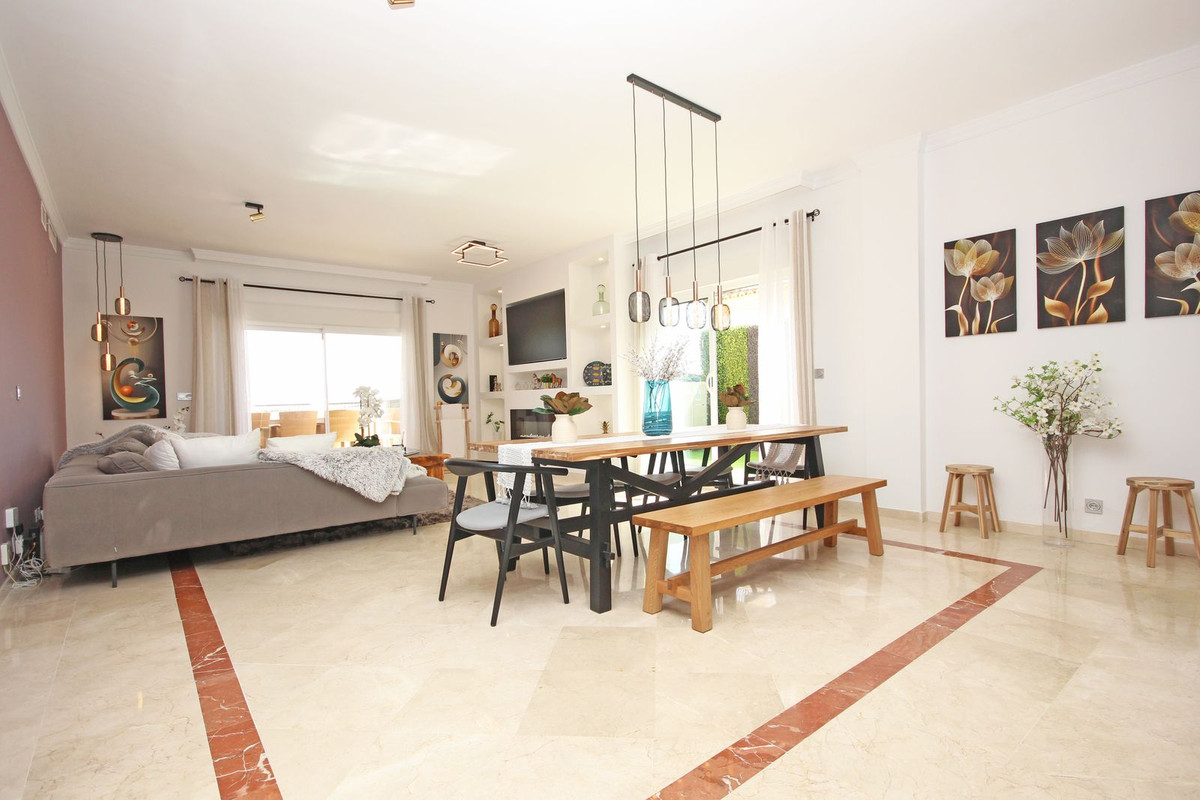 Se vende Apartamento Planta Media de 3 dormitorios en Costa Del Sol, Cadiz, España