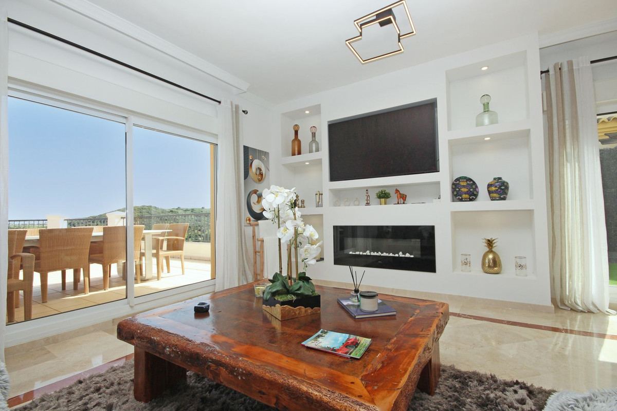 Se vende Apartamento Planta Media de 3 dormitorios en Costa Del Sol, Cadiz, España