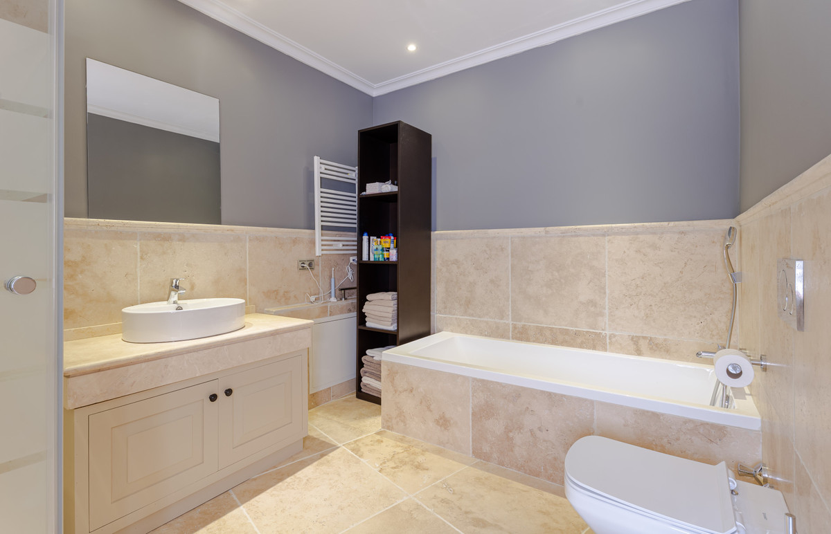 Se vende Villa - Chalet de 7 dormitorios en Costa Del Sol, Málaga, España