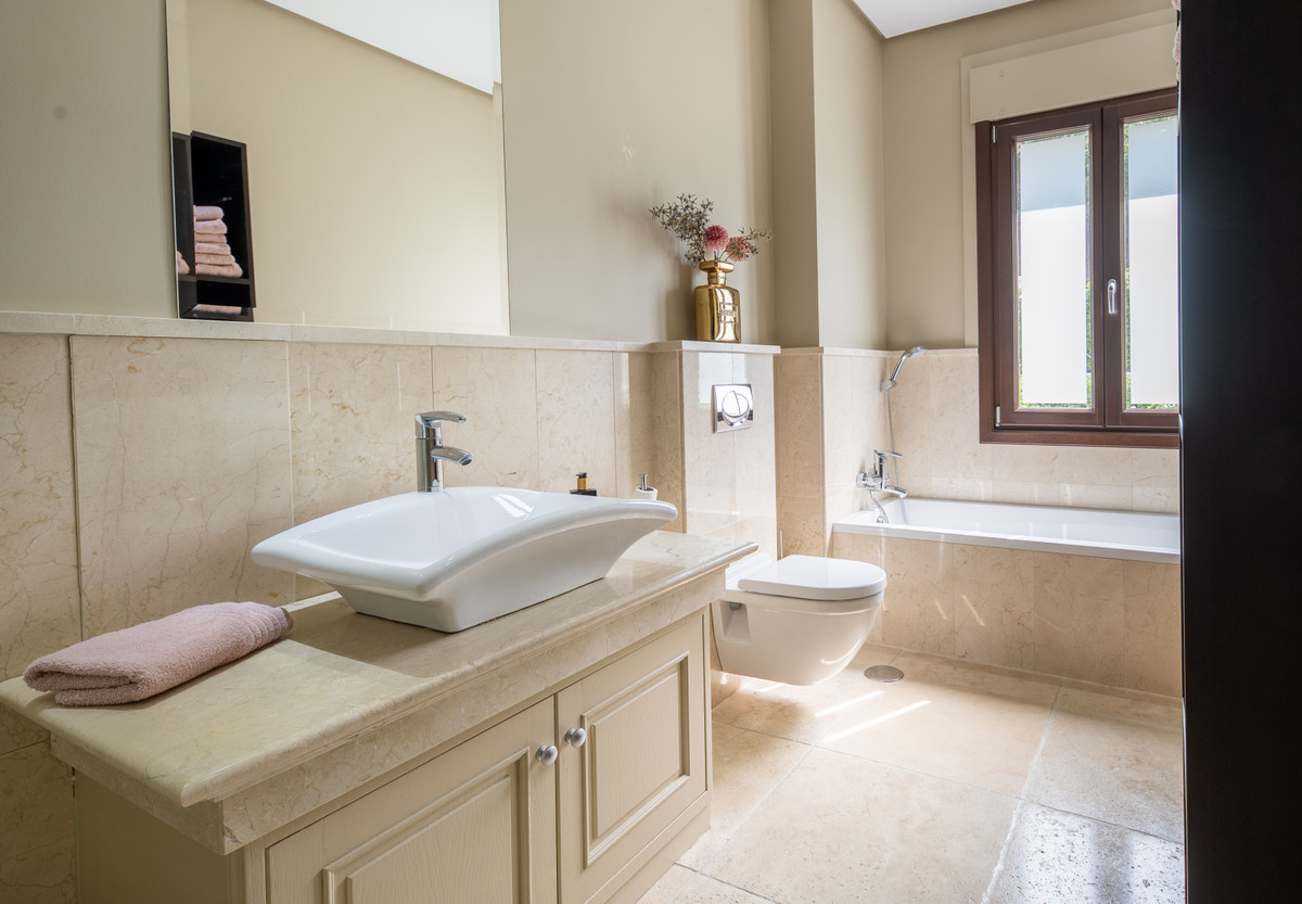 Se vende Villa - Chalet de 7 dormitorios en Costa Del Sol, Málaga, España
