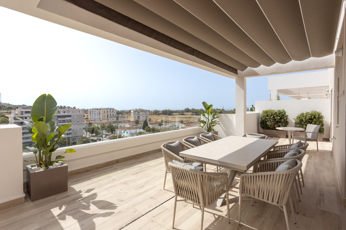 4 Bed Apartment for sale in Nueva Andalucía Costa Del Sol, Málaga, Spain