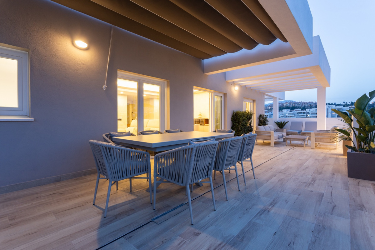 4 Bed Apartment for sale in Nueva Andalucía Costa Del Sol, Málaga, Spain