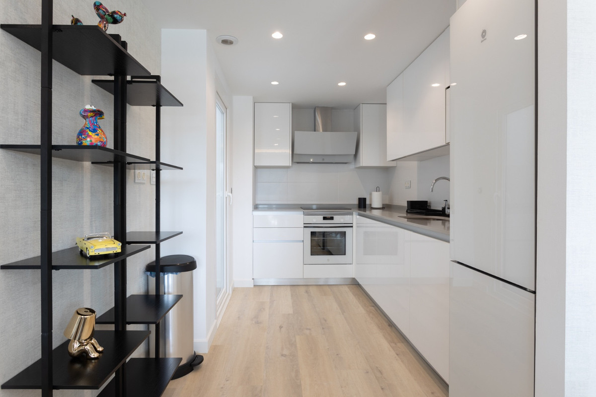 4 Bed Apartment for sale in Nueva Andalucía Costa Del Sol, Málaga, Spain