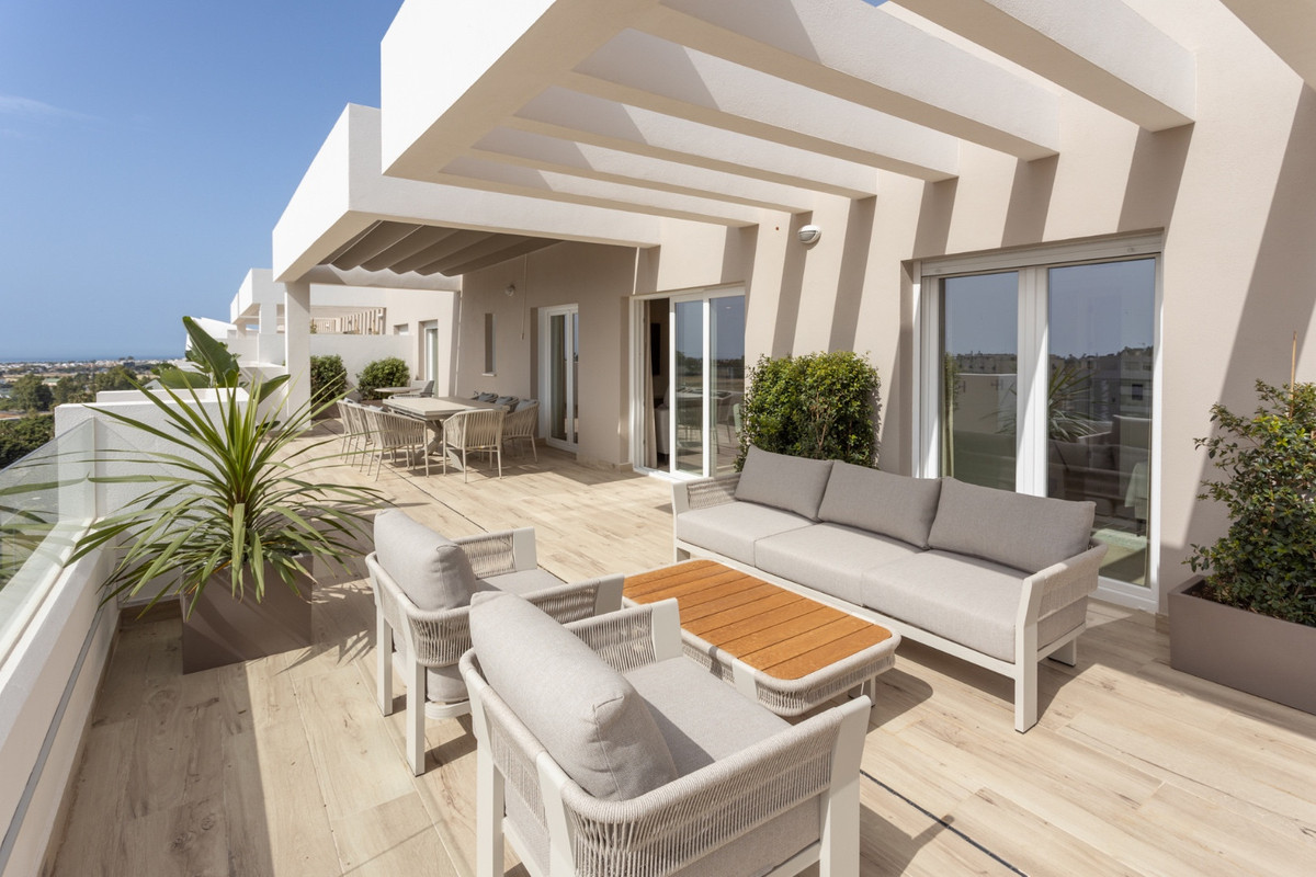 4 Bed Apartment for sale in Nueva Andalucía Costa Del Sol, Málaga, Spain