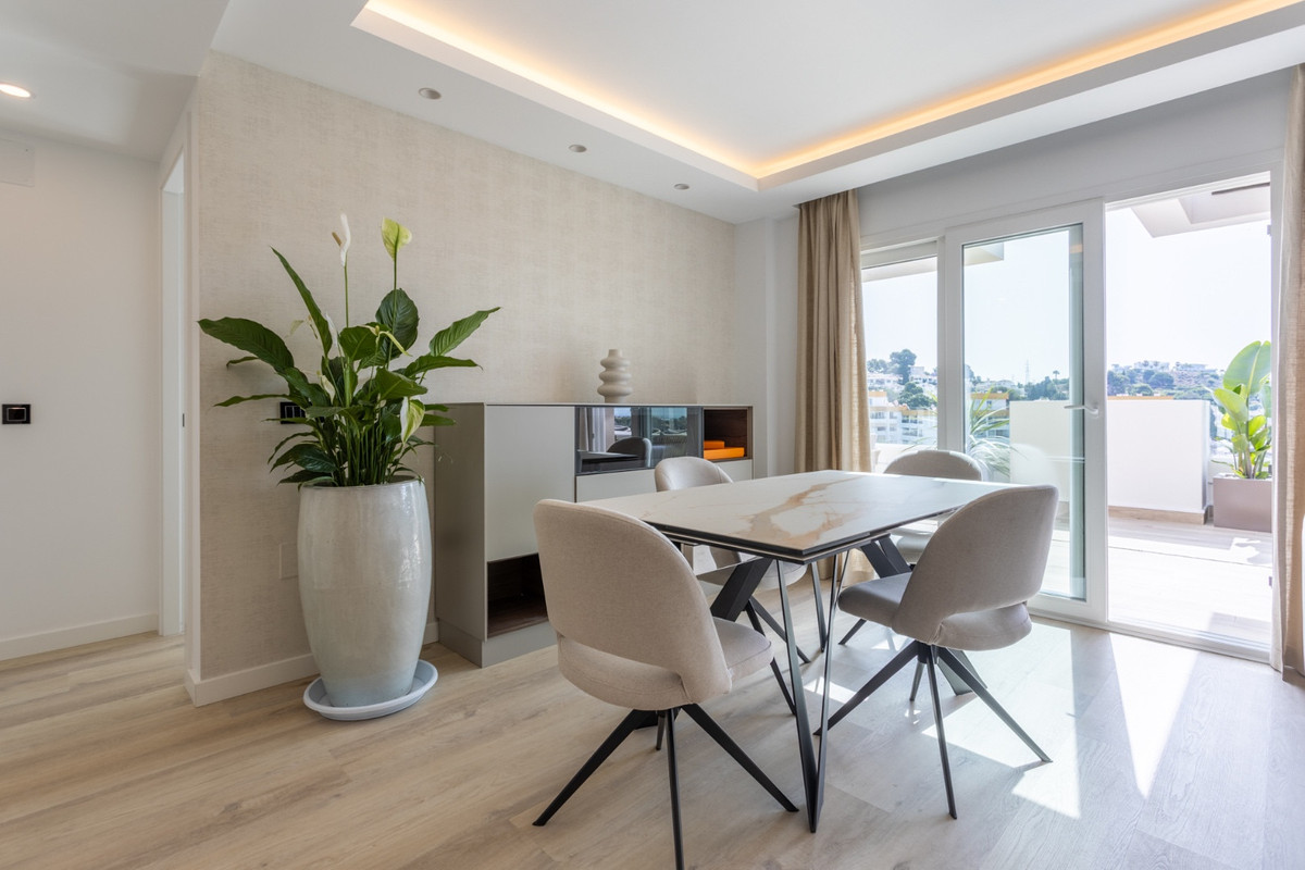 4 Bed Apartment for sale in Nueva Andalucía Costa Del Sol, Málaga, Spain