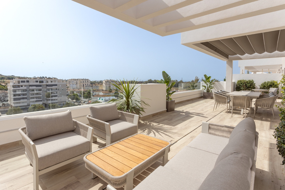 4 Bed Apartment for sale in Nueva Andalucía Costa Del Sol, Málaga, Spain