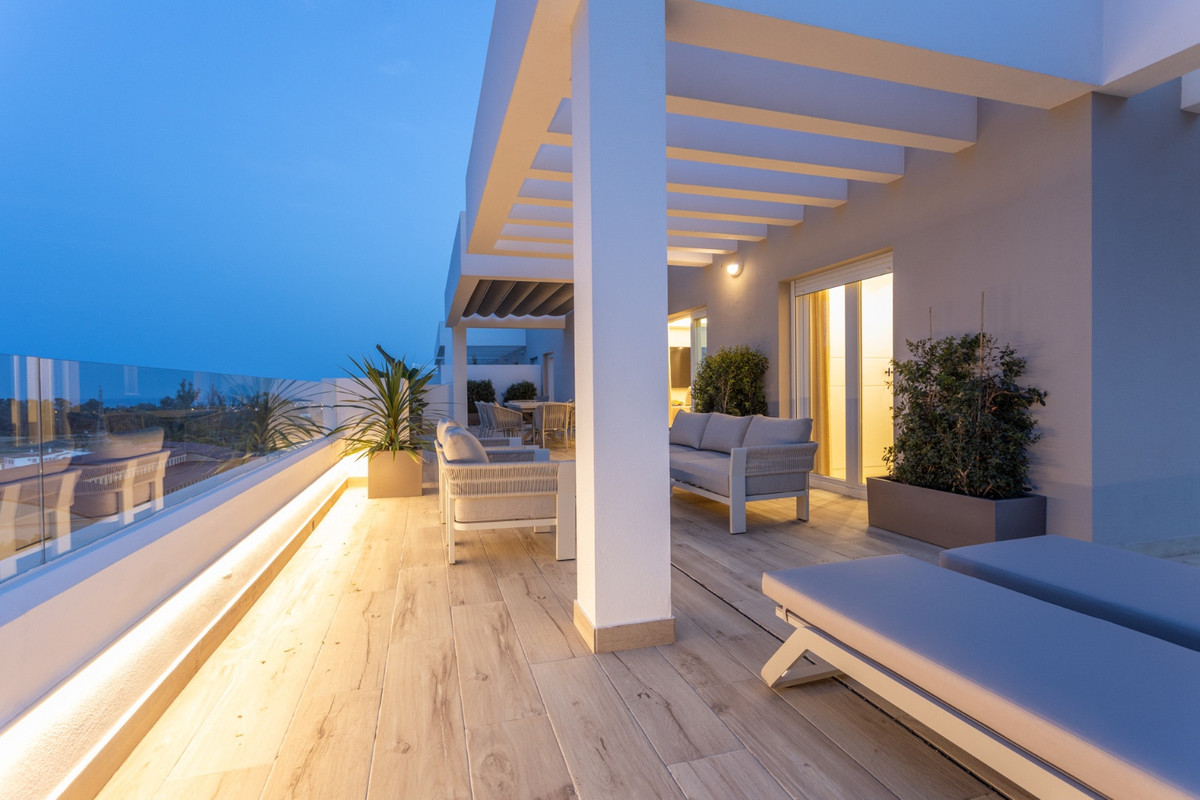 4 Bed Apartment for sale in Nueva Andalucía Costa Del Sol, Málaga, Spain