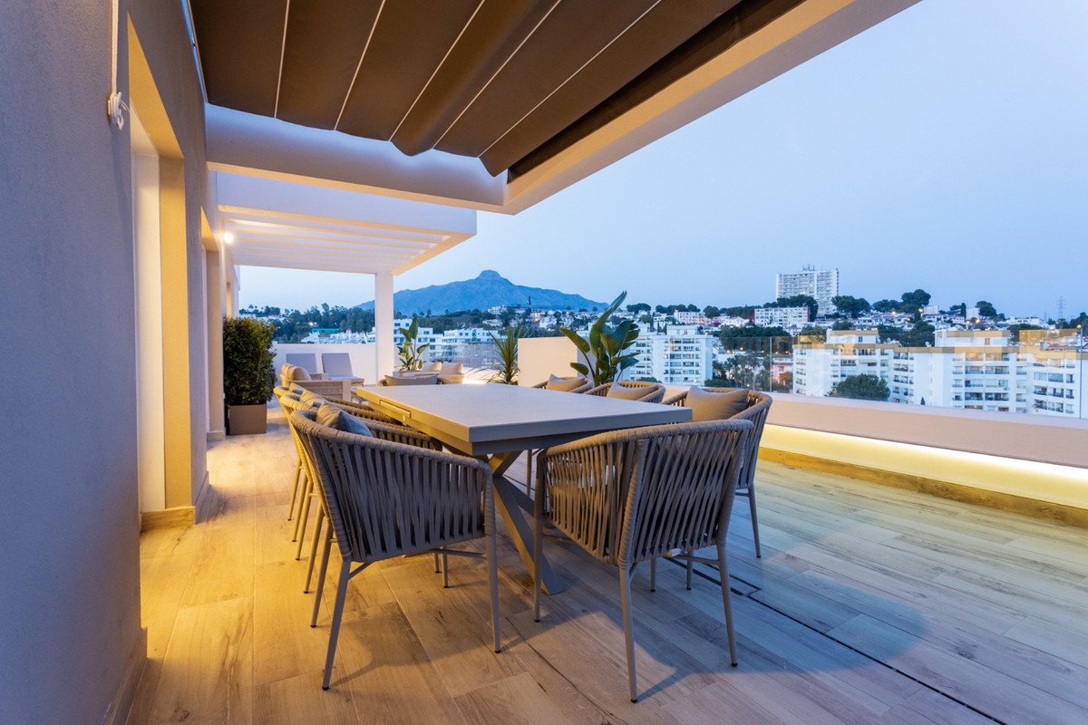 4 Bed Apartment for sale in Nueva Andalucía Costa Del Sol, Málaga, Spain