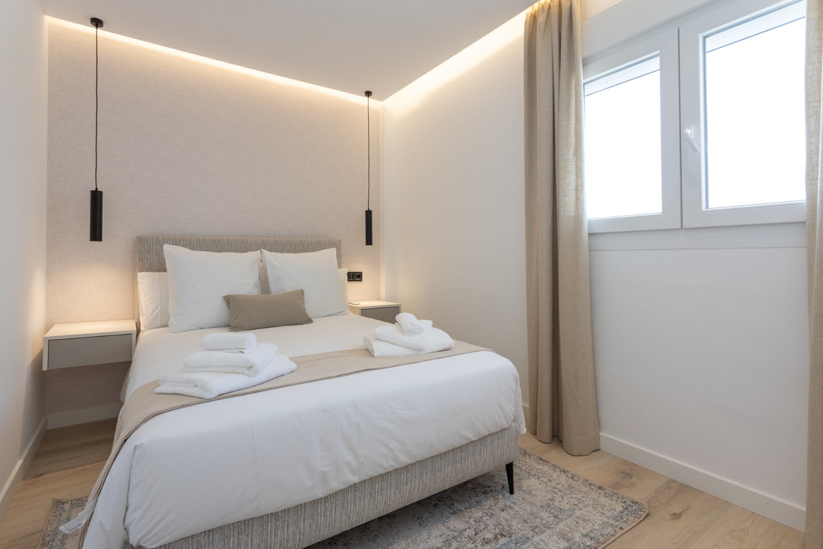 4 Bed Apartment for sale in Nueva Andalucía Costa Del Sol, Málaga, Spain