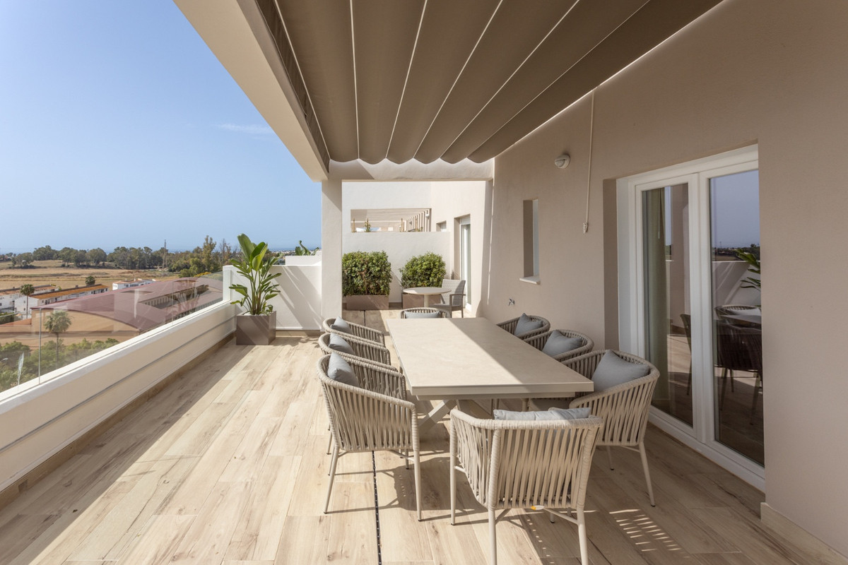 4 Bed Apartment for sale in Nueva Andalucía Costa Del Sol, Málaga, Spain