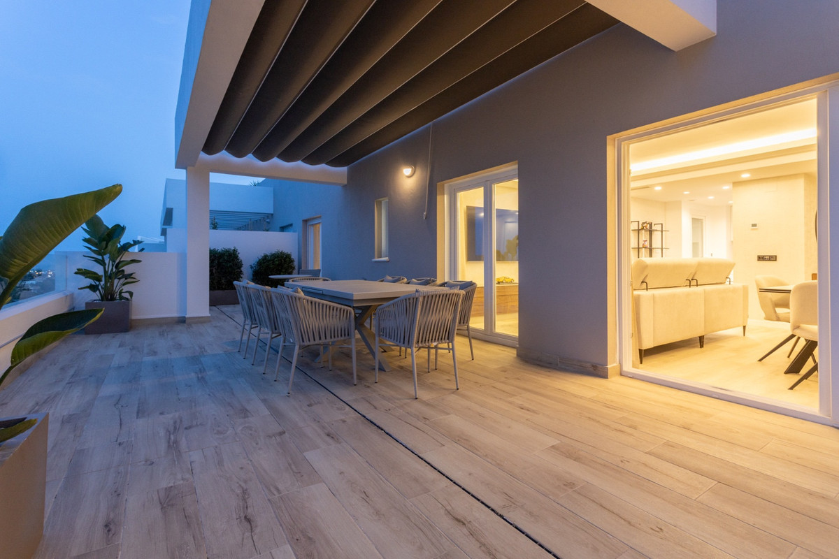 4 Bed Apartment for sale in Nueva Andalucía Costa Del Sol, Málaga, Spain