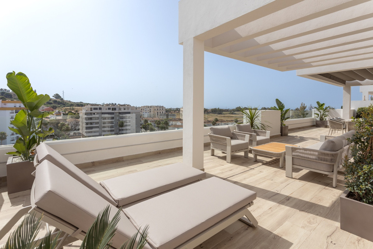 4 Bed Apartment for sale in Nueva Andalucía Costa Del Sol, Málaga, Spain