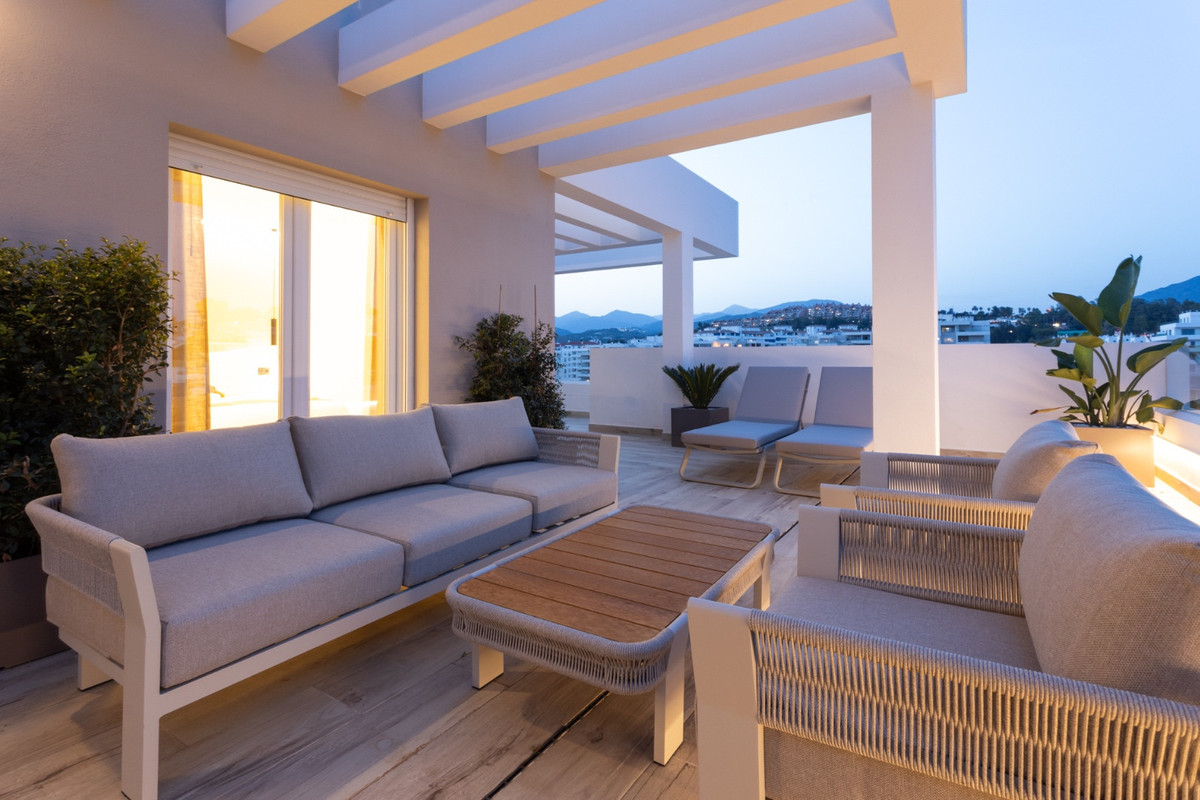 4 Bed Apartment for sale in Nueva Andalucía Costa Del Sol, Málaga, Spain