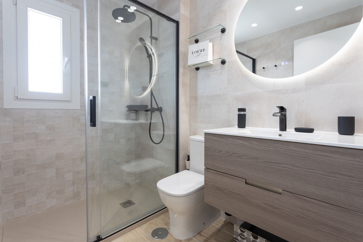 4 Bed Apartment for sale in Nueva Andalucía Costa Del Sol, Málaga, Spain