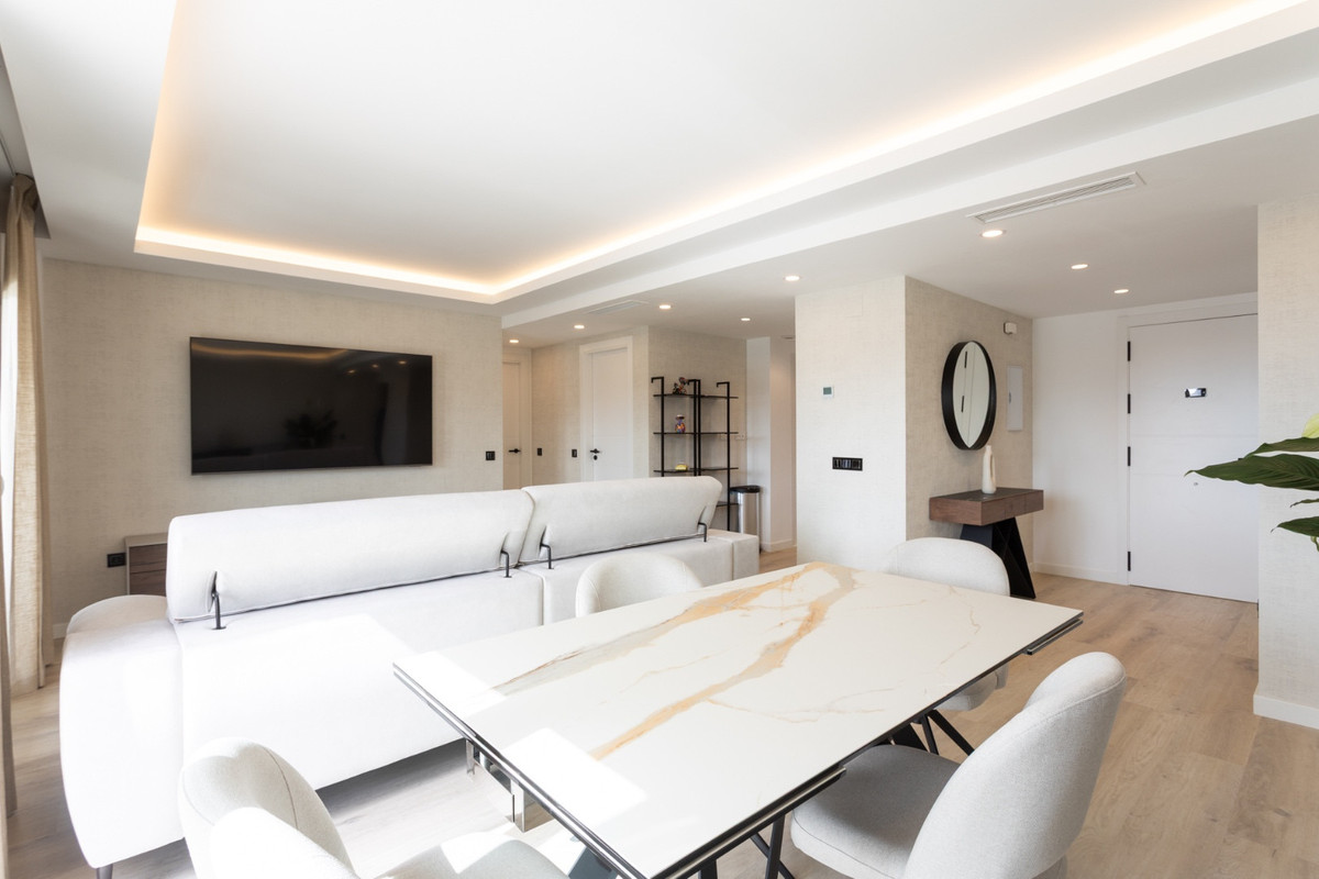 4 Bed Apartment for sale in Nueva Andalucía Costa Del Sol, Málaga, Spain