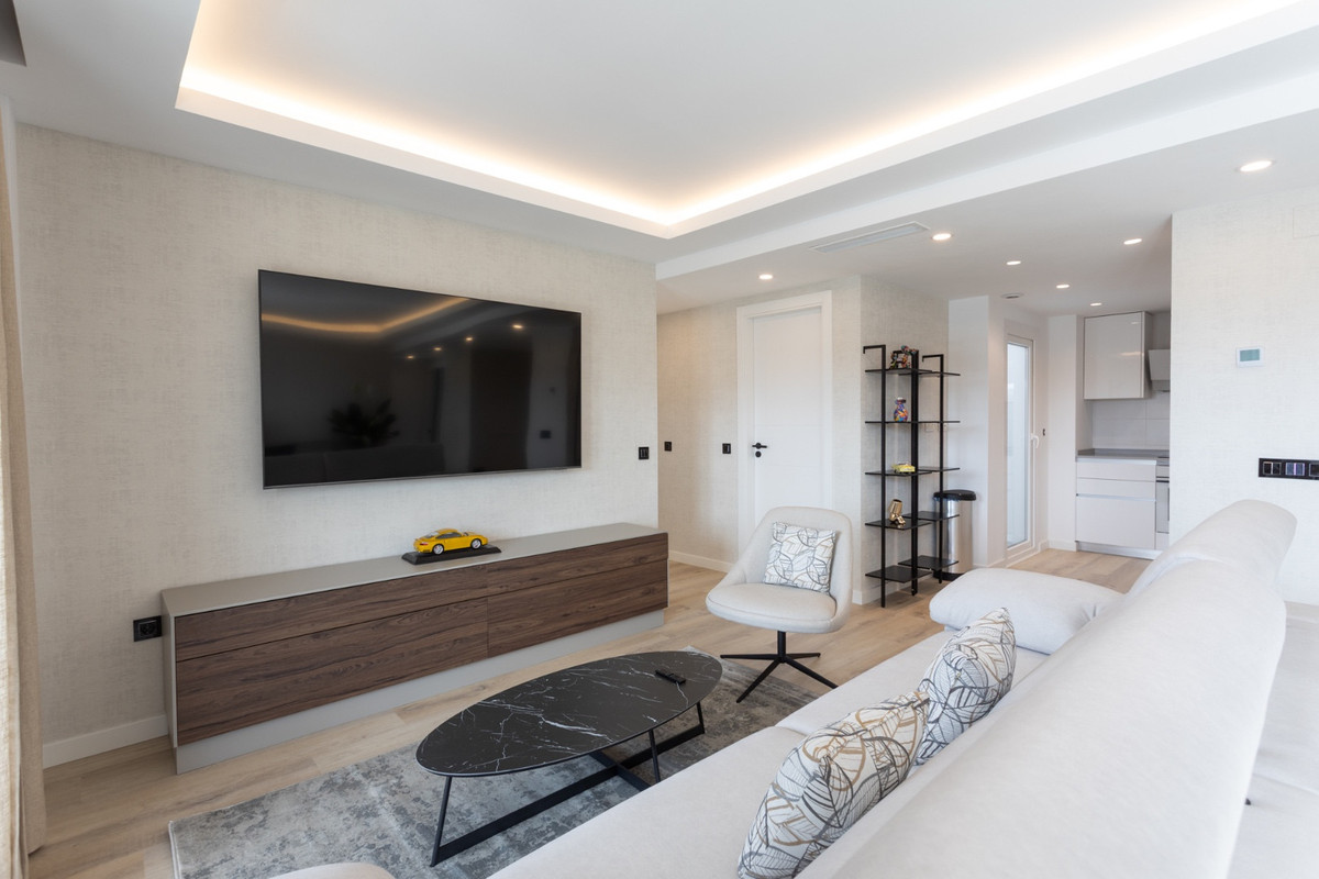 4 Bed Apartment for sale in Nueva Andalucía Costa Del Sol, Málaga, Spain
