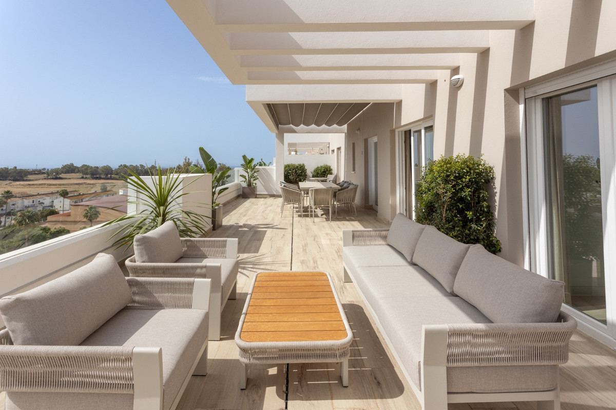 4 Bed Apartment for sale in Nueva Andalucía Costa Del Sol, Málaga, Spain