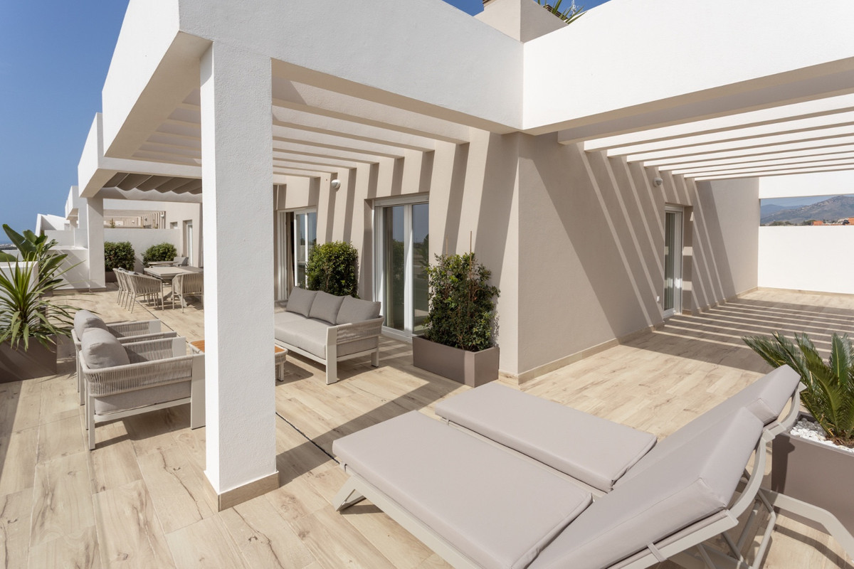 4 Bed Apartment for sale in Nueva Andalucía Costa Del Sol, Málaga, Spain