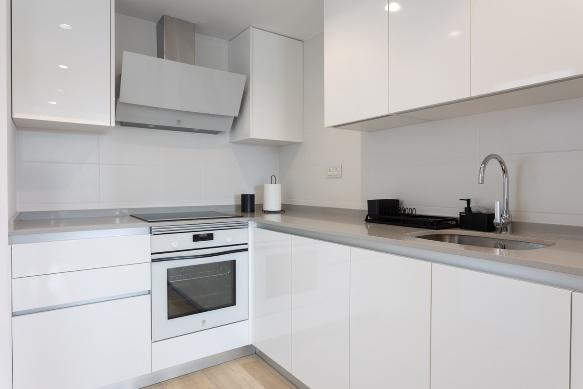 4 Bed Apartment for sale in Nueva Andalucía Costa Del Sol, Málaga, Spain