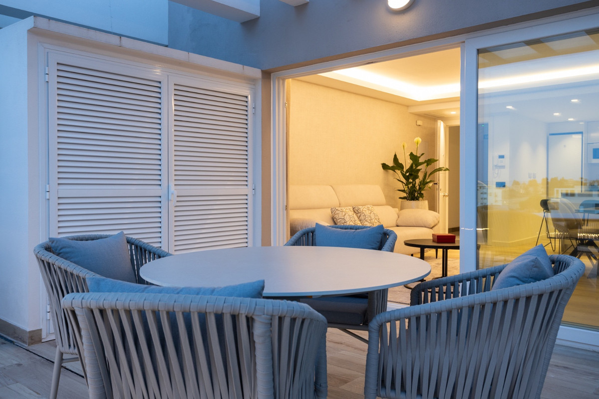 Se vende Apartamento Planta Media de 2 dormitorios en Costa Del Sol, Málaga, España