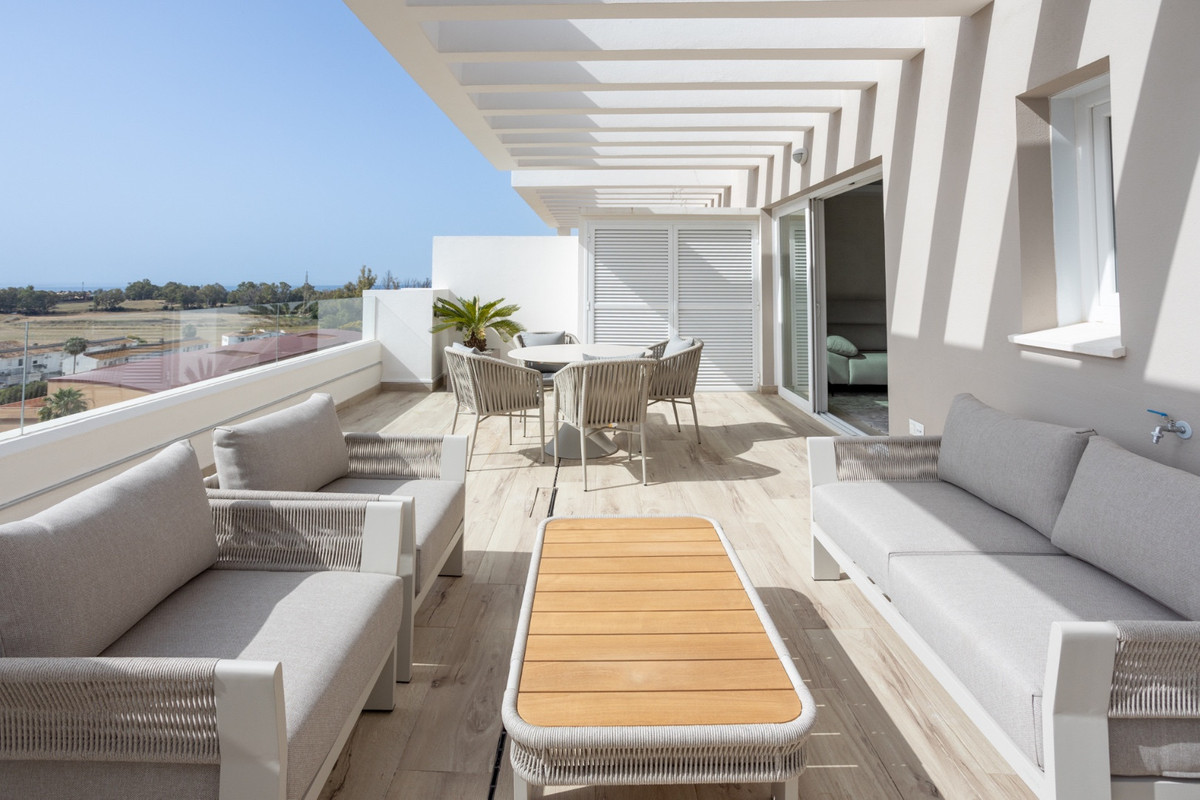 Se vende Apartamento Planta Media de 2 dormitorios en Costa Del Sol, Málaga, España