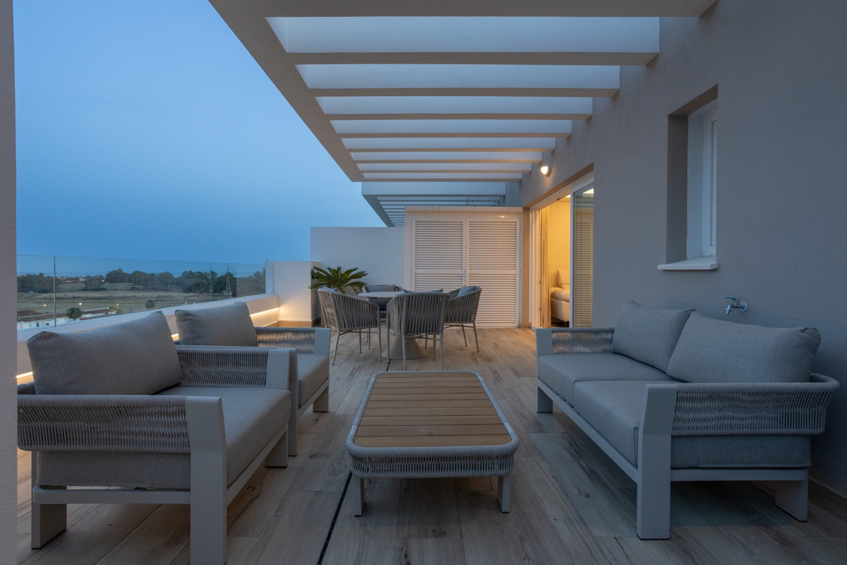Se vende Apartamento Planta Media de 2 dormitorios en Costa Del Sol, Málaga, España