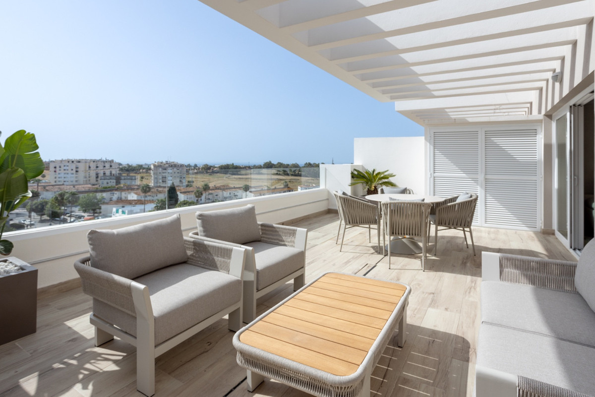 Se vende Apartamento Planta Media de 2 dormitorios en Costa Del Sol, Málaga, España